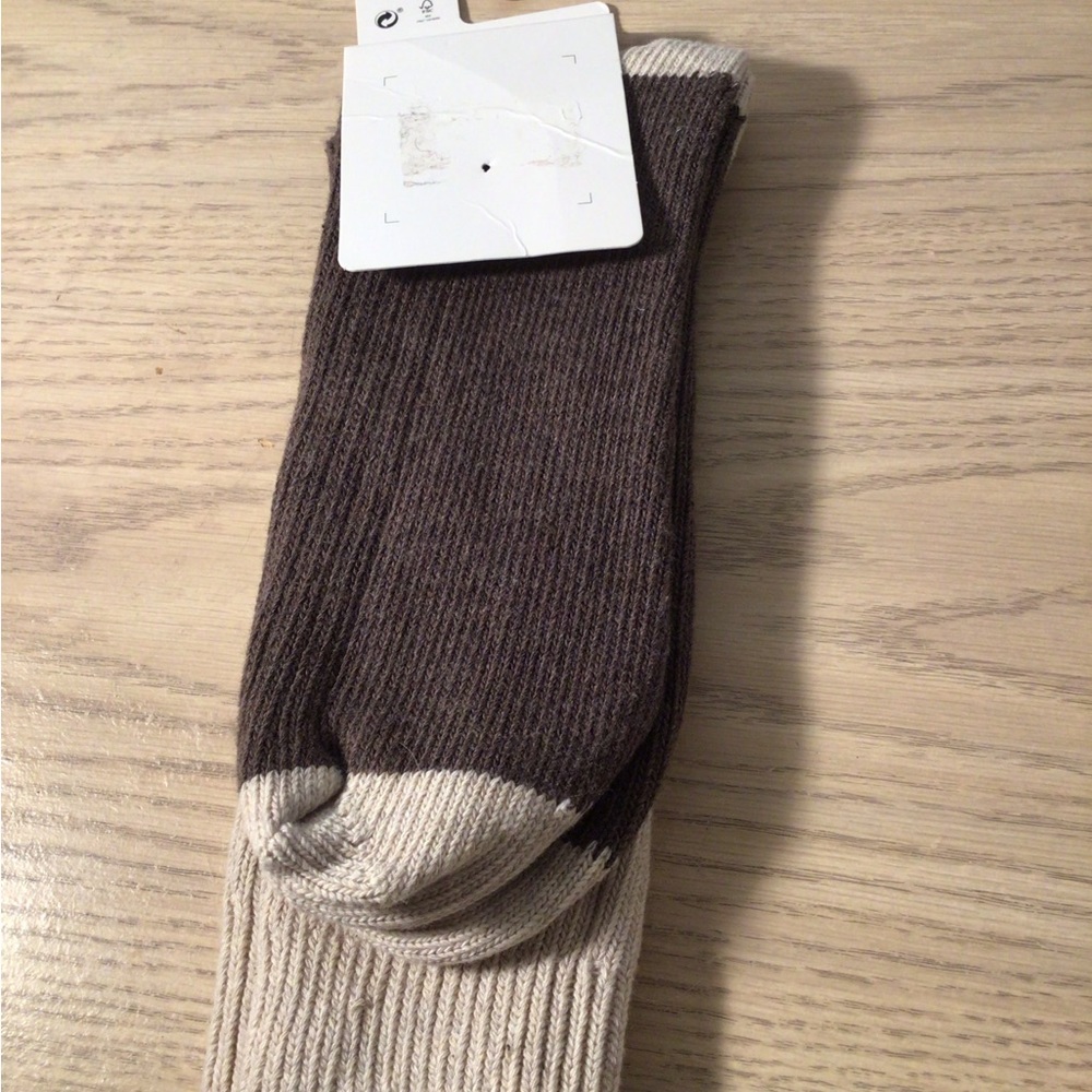 Zara Rib-Knit Two-Tone Socks - Picture 2 of 3